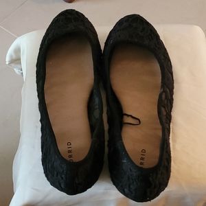 Torrid Size 11 lace flats